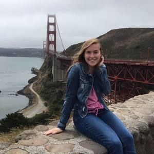 Meet your Posher, Larissa